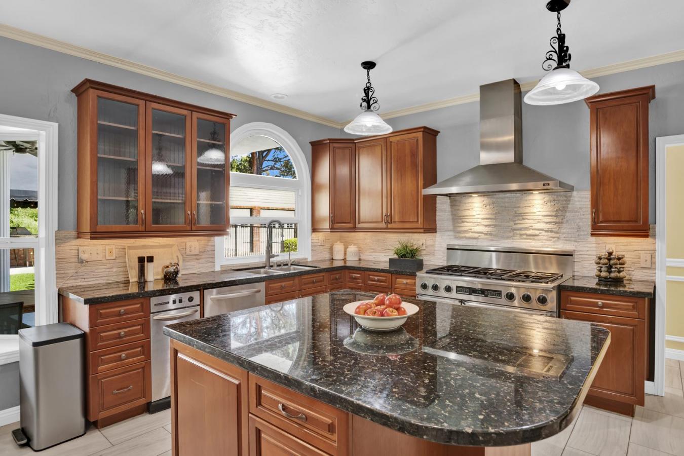 1156 Sugarbush Drive, Vista, CA, 92084, United States, 5 Bedrooms Bedrooms, ,5 BathroomsBathrooms,Residential,For Sale,1156 Sugarbush Drive,1308810