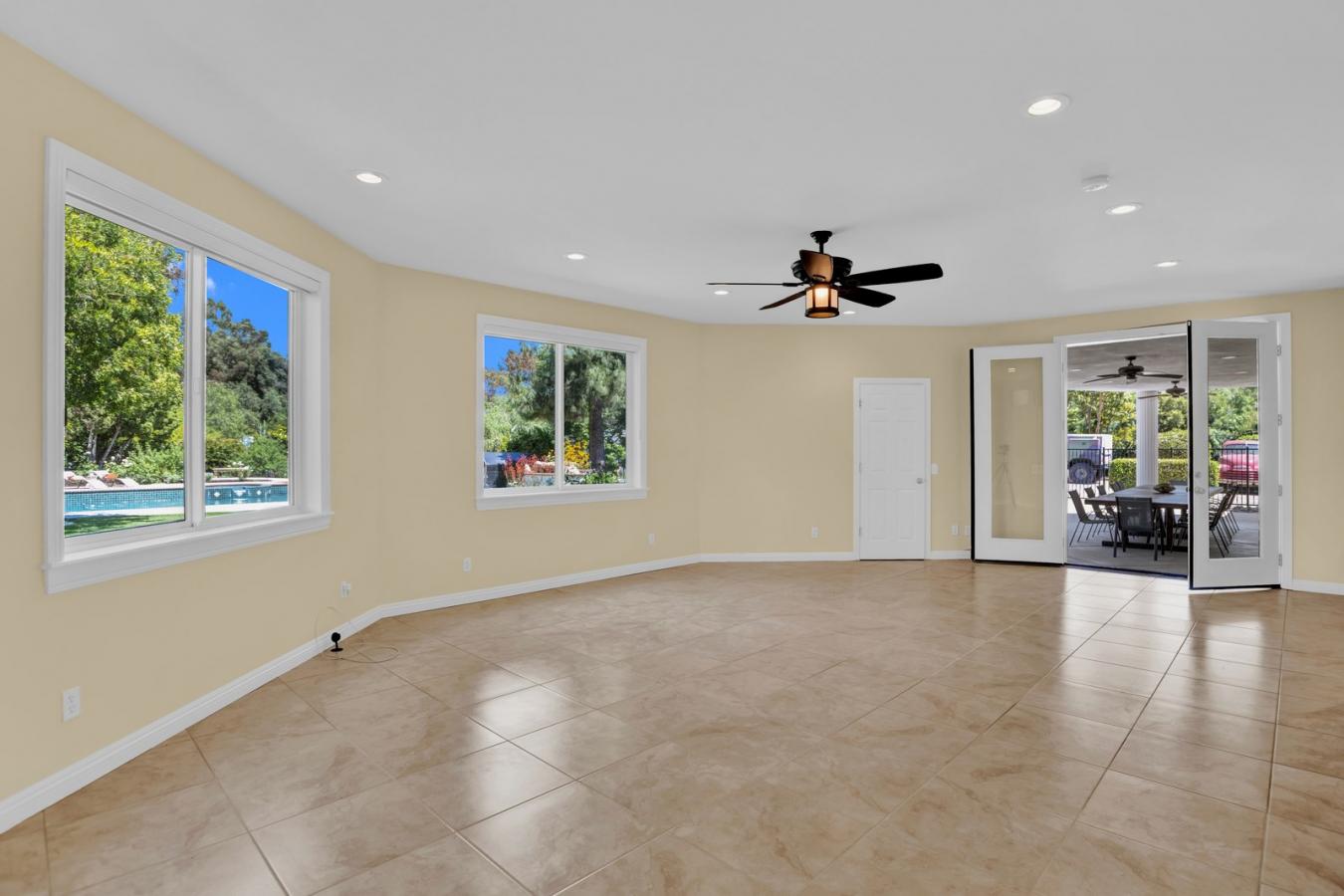 1156 Sugarbush Drive, Vista, CA, 92084, United States, 5 Bedrooms Bedrooms, ,5 BathroomsBathrooms,Residential,For Sale,1156 Sugarbush Drive,1308810