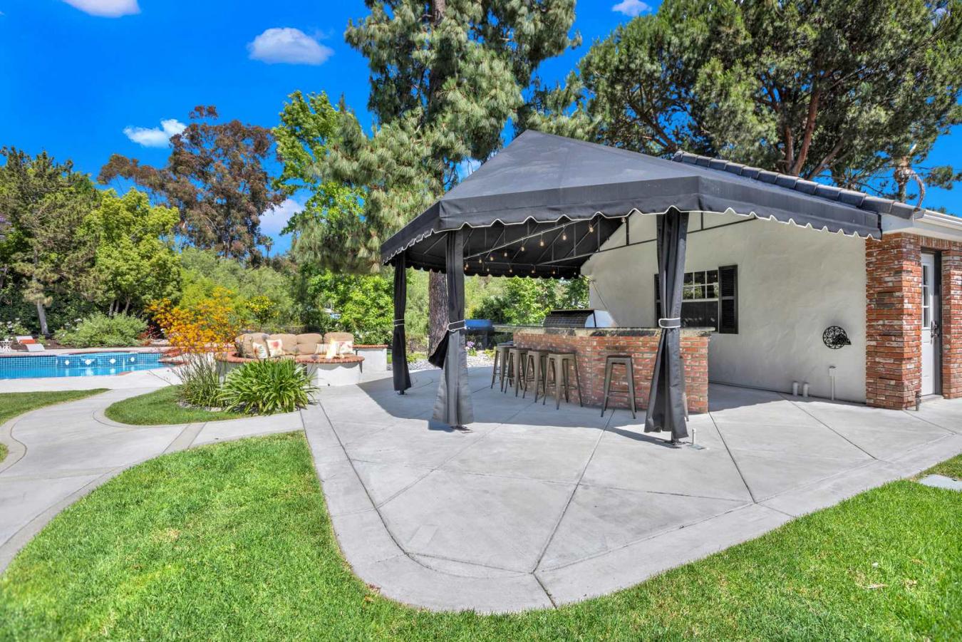 1156 Sugarbush Drive, Vista, CA, 92084, United States, 5 Bedrooms Bedrooms, ,5 BathroomsBathrooms,Residential,For Sale,1156 Sugarbush Drive,1308810