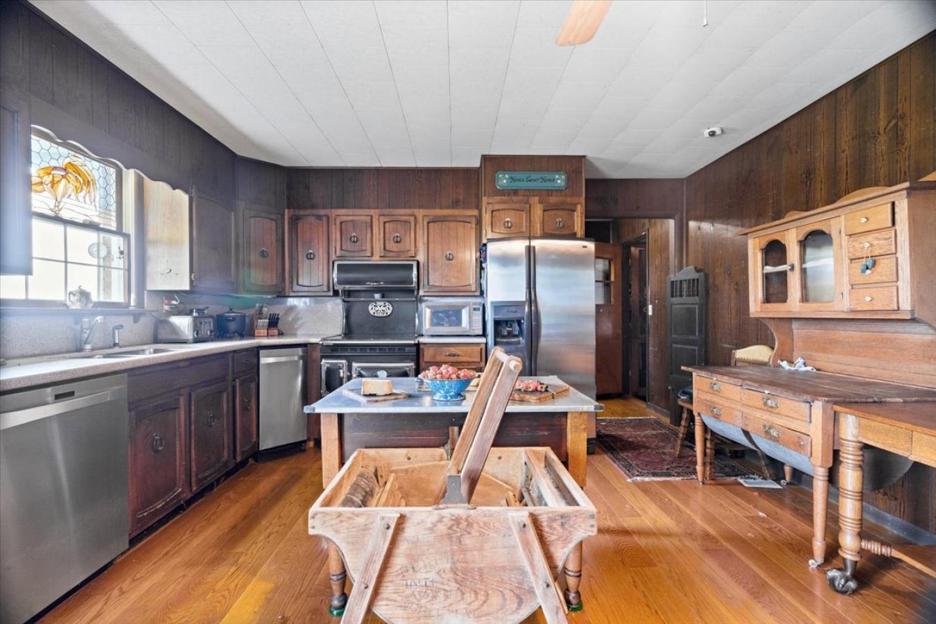 This one story ranch has so much to offer. If you have dreamed of owni – image 8