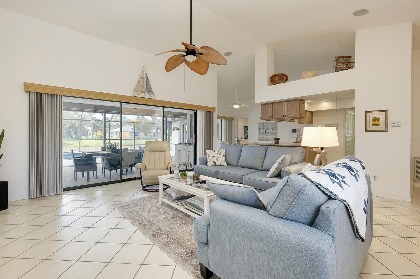 Beautiful single family pool home with brand new screened in lanai in – image 4