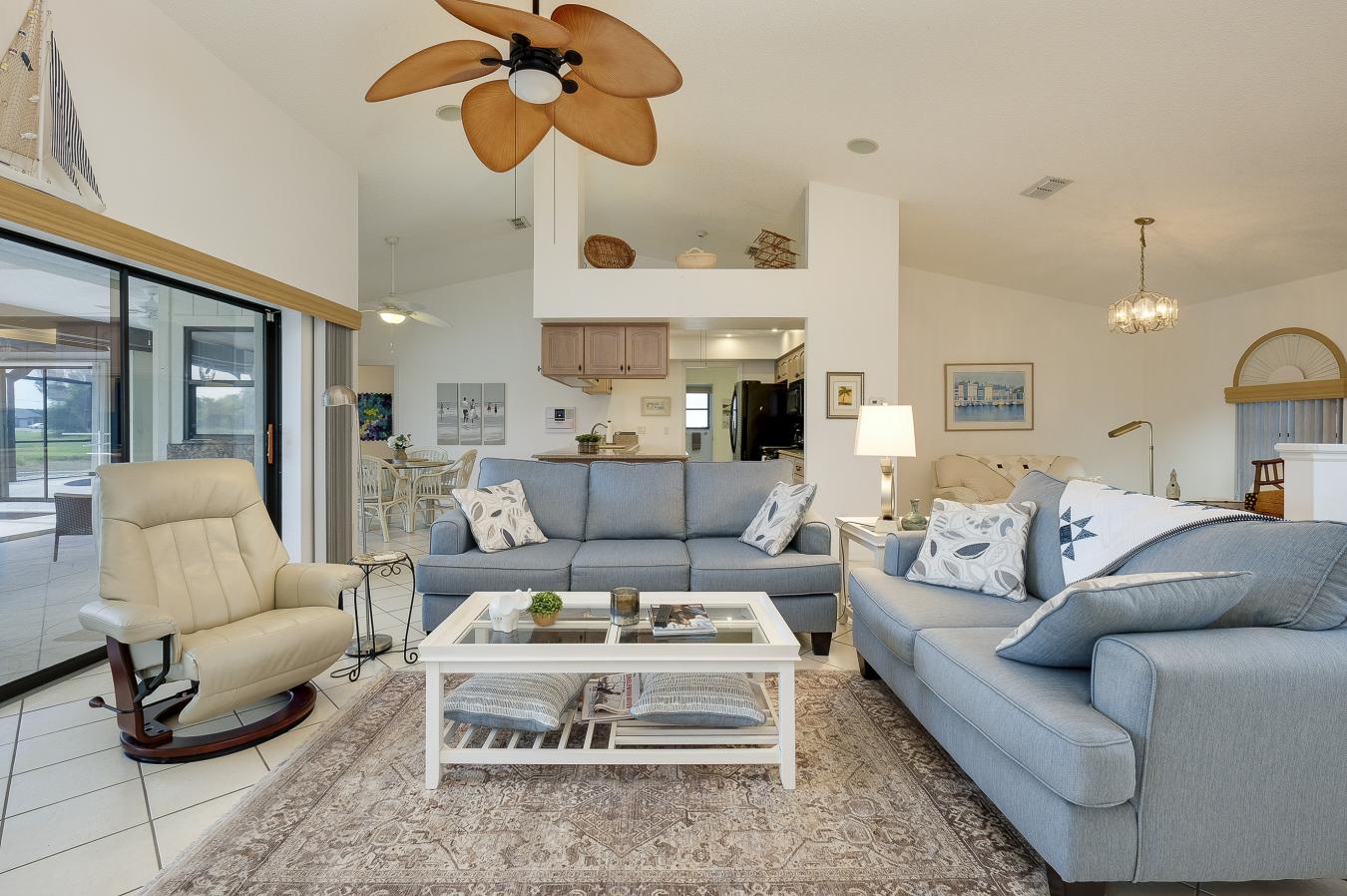 Beautiful single family pool home with brand new screened in lanai in – image 5