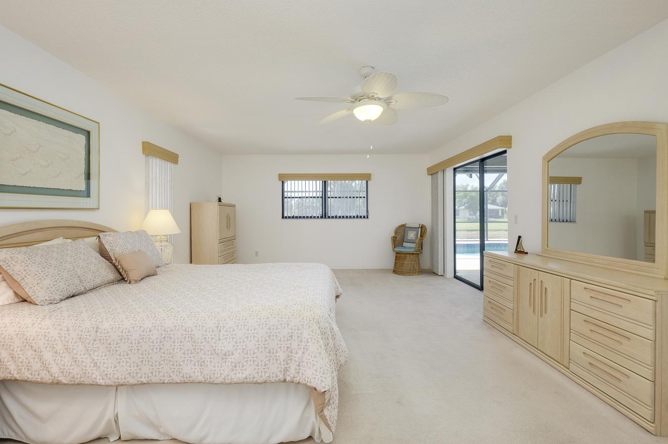 Beautiful single family pool home with brand new screened in lanai in – image 8