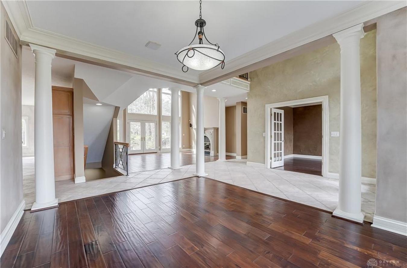 1657 Glenwood, Sugarcreek Township, OH, 45440, United States, 5 Bedrooms Bedrooms, ,4 BathroomsBathrooms,Residential,For Sale,1657 Glenwood,1318108