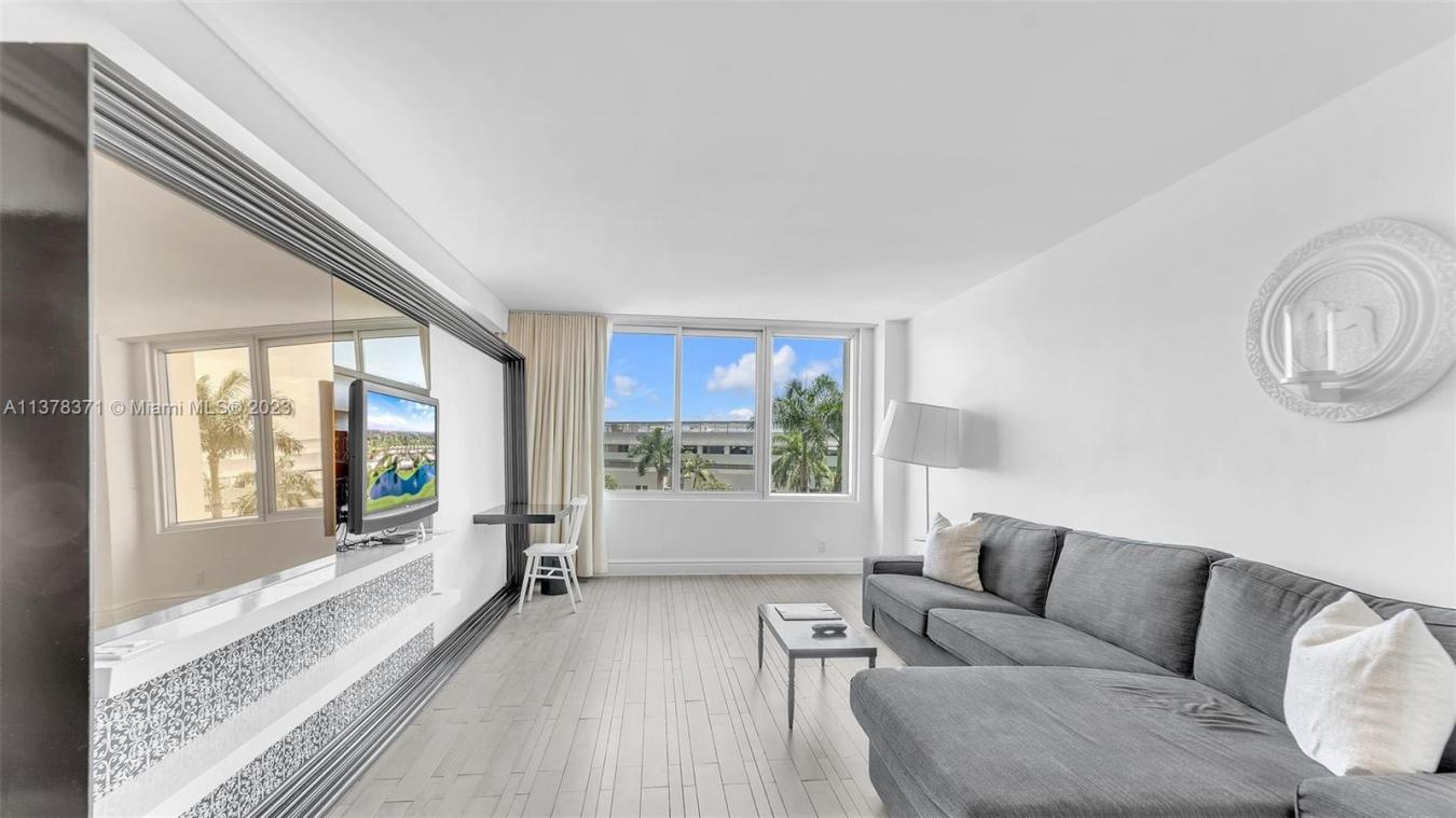 1100 West Avenue, Miami Beach, Florida, 33139, United States, 1 Bedroom Bedrooms, ,1 BathroomBathrooms,Residential,For Sale,1100 West Avenue,1319209 1100 West Avenue, Miami Beach, Florida, 33139, United States, 1 Bedroom Bedrooms, ,1 BathroomBathrooms,Residential,For Sale,1100 West Avenue,1319209
