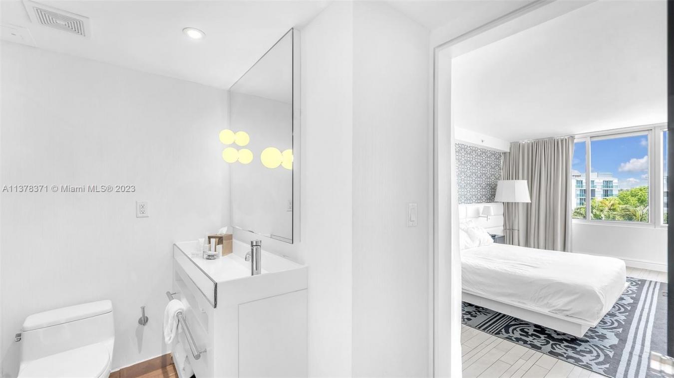 1100 West Avenue, Miami Beach, Florida, 33139, United States, 1 Bedroom Bedrooms, ,1 BathroomBathrooms,Residential,For Sale,1100 West Avenue,1319209