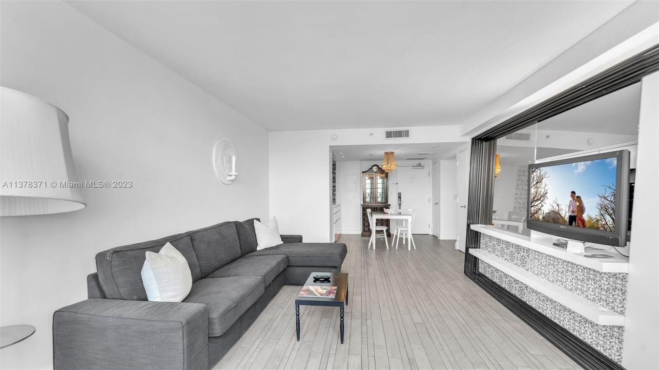 1100 West Avenue, Miami Beach, Florida, 33139, United States, 1 Bedroom Bedrooms, ,1 BathroomBathrooms,Residential,For Sale,1100 West Avenue,1319209