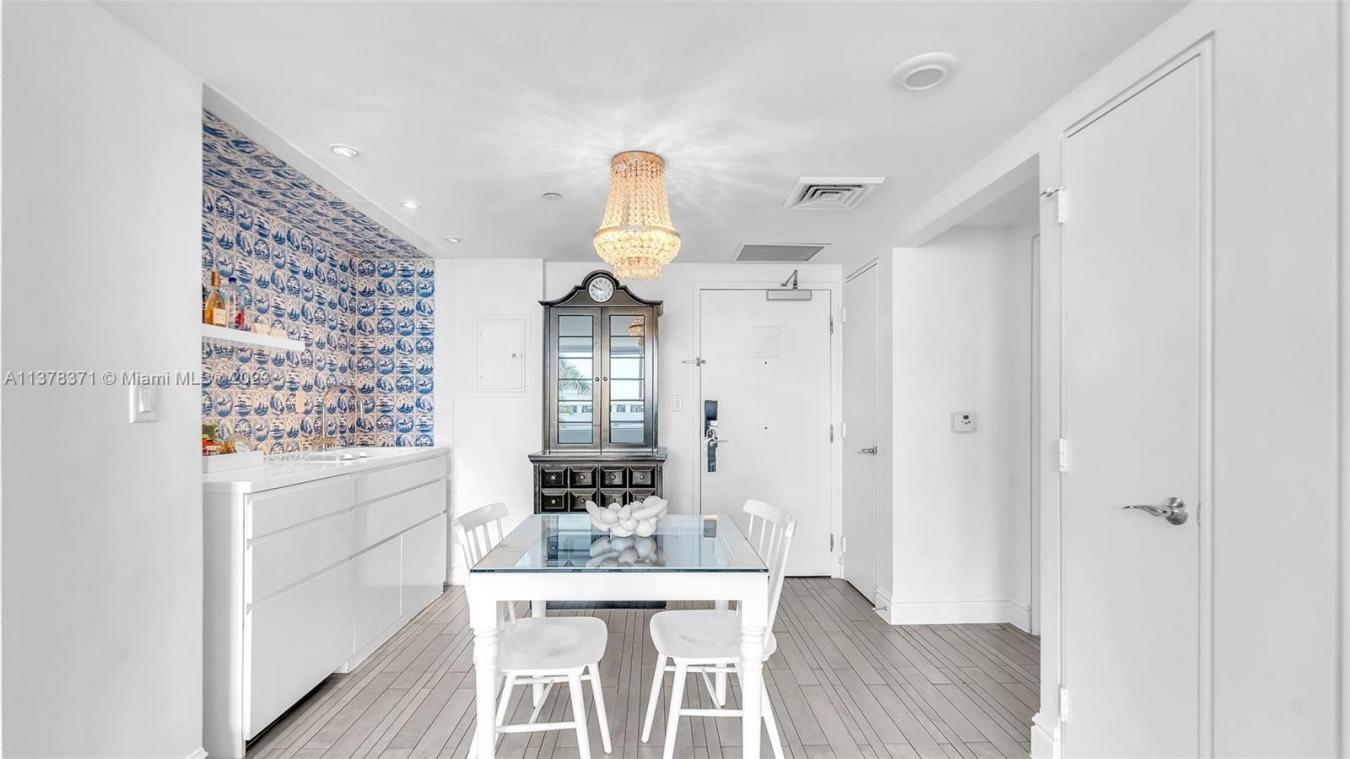 1100 West Avenue, Miami Beach, Florida, 33139, United States, 1 Bedroom Bedrooms, ,1 BathroomBathrooms,Residential,For Sale,1100 West Avenue,1319209