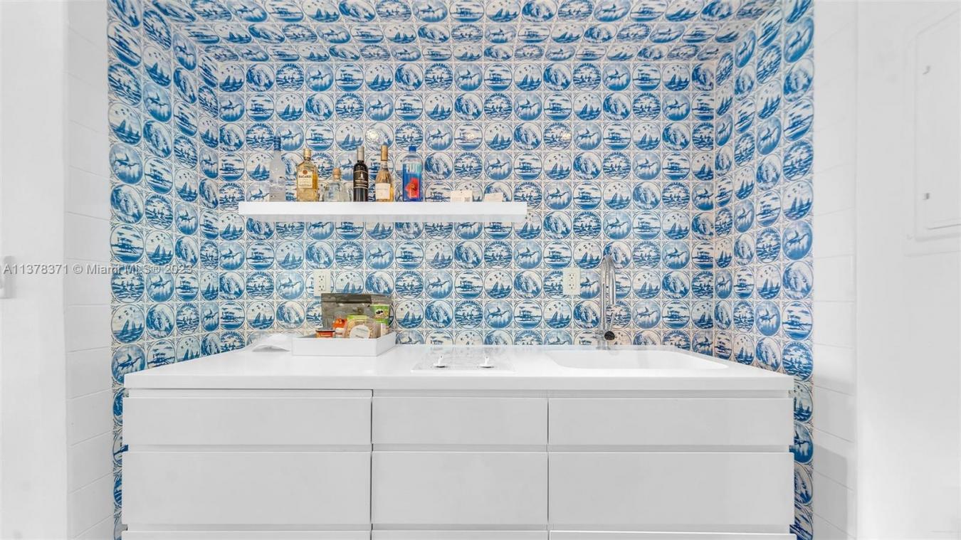 1100 West Avenue, Miami Beach, Florida, 33139, United States, 1 Bedroom Bedrooms, ,1 BathroomBathrooms,Residential,For Sale,1100 West Avenue,1319209