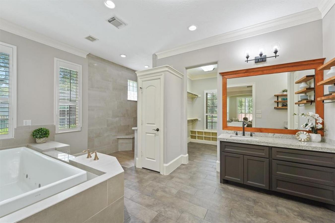 1 Tall Trail, Missouri City, TX, 77459, United States, 5 Bedrooms Bedrooms, ,4 BathroomsBathrooms,Residential,For Sale,1 Tall Trail,1324043
