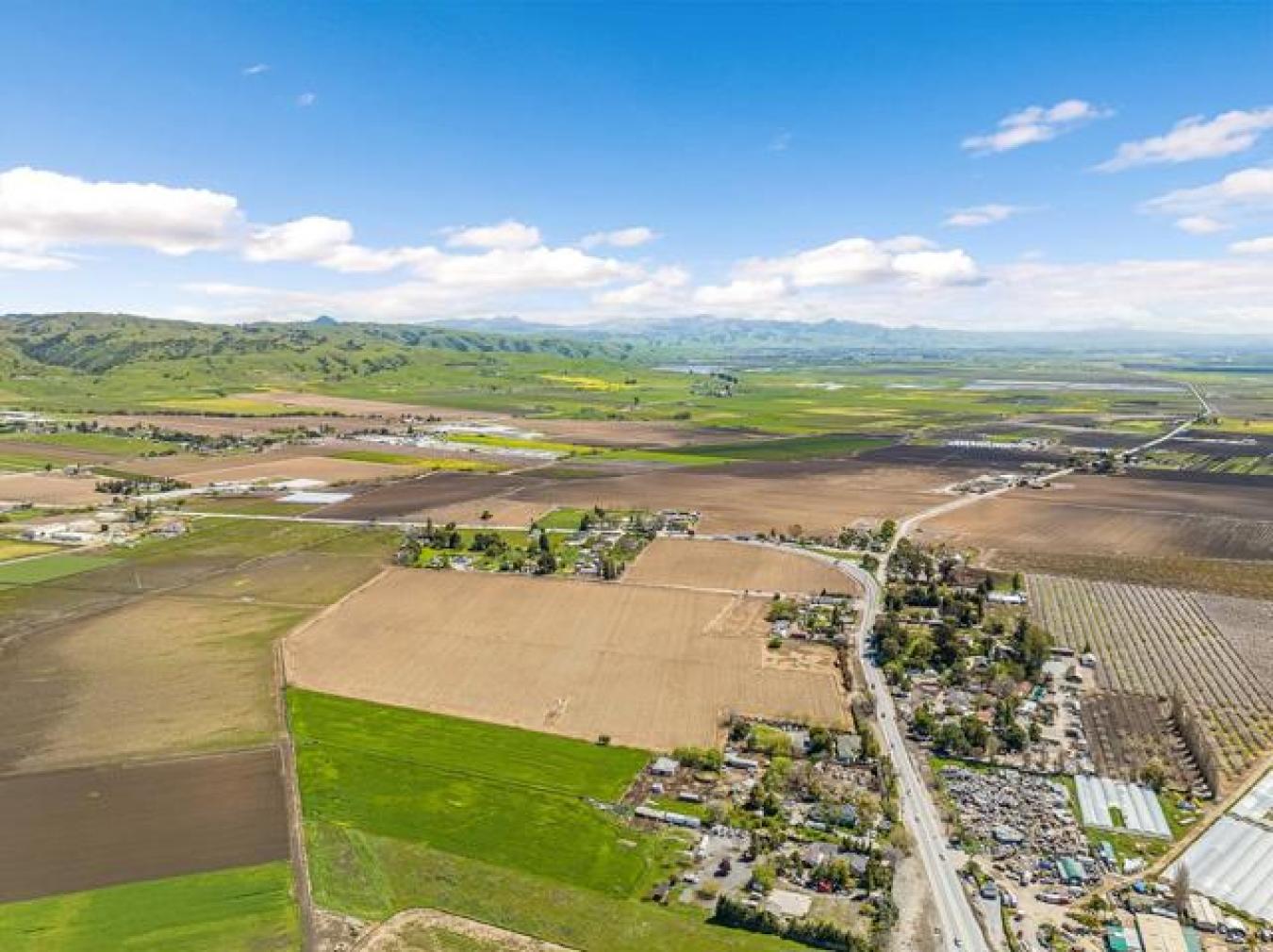 1875 Pacheco Pass, Gilroy, CA, 95020, United States, ,Residential,For Sale,1875 Pacheco Pass,1334378