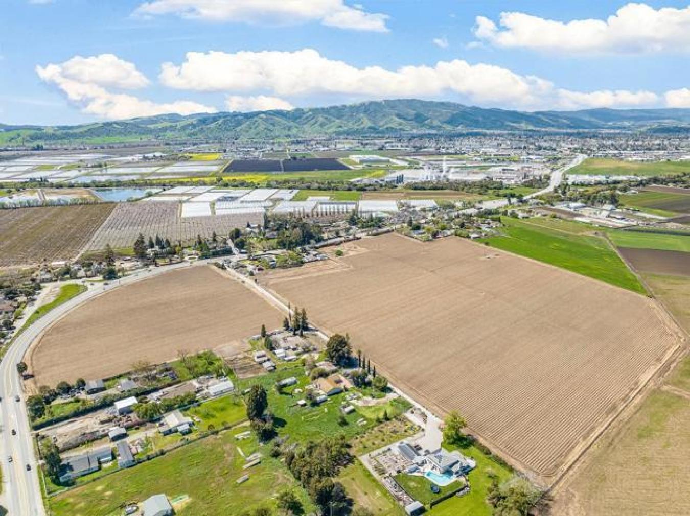 1875 Pacheco Pass, Gilroy, CA, 95020, United States, ,Residential,For Sale,1875 Pacheco Pass,1334378