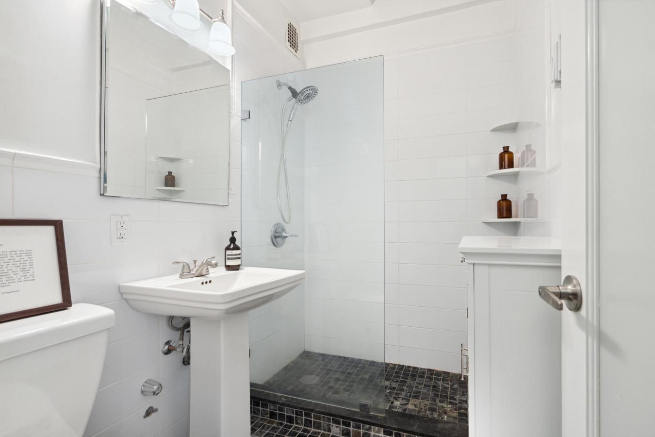 350 Bleecker Street, New York, NY, 10014, United States, 1 Bedroom Bedrooms, ,1 BathroomBathrooms,Residential,For Sale,350 Bleecker Street,1335307