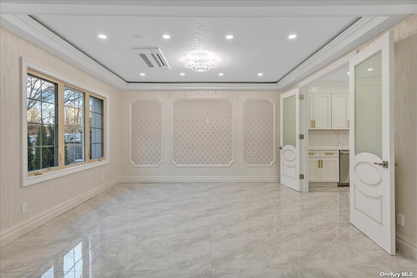 117-06 Parklane South, Kew Gardens, NY, 11415, United States, 5 Bedrooms Bedrooms, ,3 BathroomsBathrooms,Residential,For Sale,117-06 Parklane South,1335303
