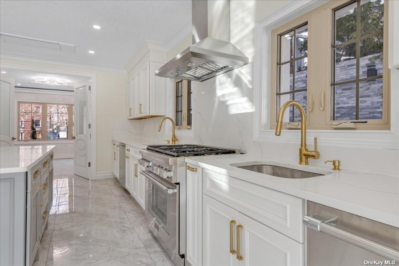 117-06 Parklane South, Kew Gardens, NY, 11415, United States, 5 Bedrooms Bedrooms, ,3 BathroomsBathrooms,Residential,For Sale,117-06 Parklane South,1335303