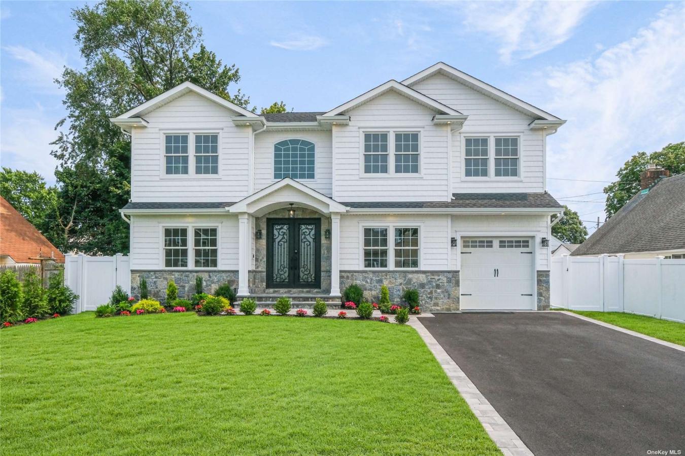 2082 Stuyvesant Avenue, East Meadow, NY, 11554, United States, 5 Bedrooms Bedrooms, ,3 BathroomsBathrooms,Residential,For Sale,2082 Stuyvesant Avenue,1335298