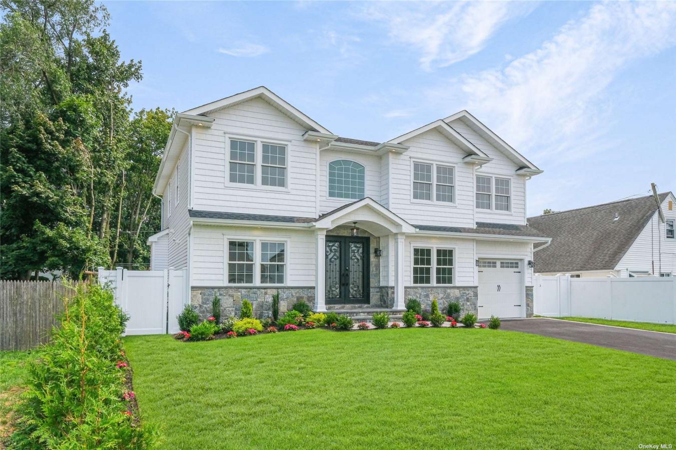 2082 Stuyvesant Avenue, East Meadow, NY, 11554, United States, 5 Bedrooms Bedrooms, ,3 BathroomsBathrooms,Residential,For Sale,2082 Stuyvesant Avenue,1335298