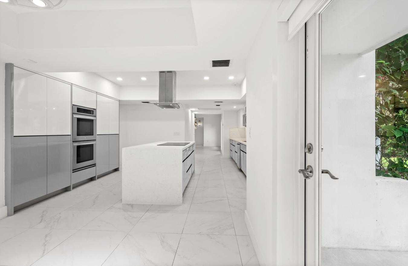 1941 S. Oak Haven Circle, Miami, FL, 33179, United States, 5 Bedrooms Bedrooms, ,6 BathroomsBathrooms,Residential,For Sale,1941 S. Oak Haven Circle,1336972
