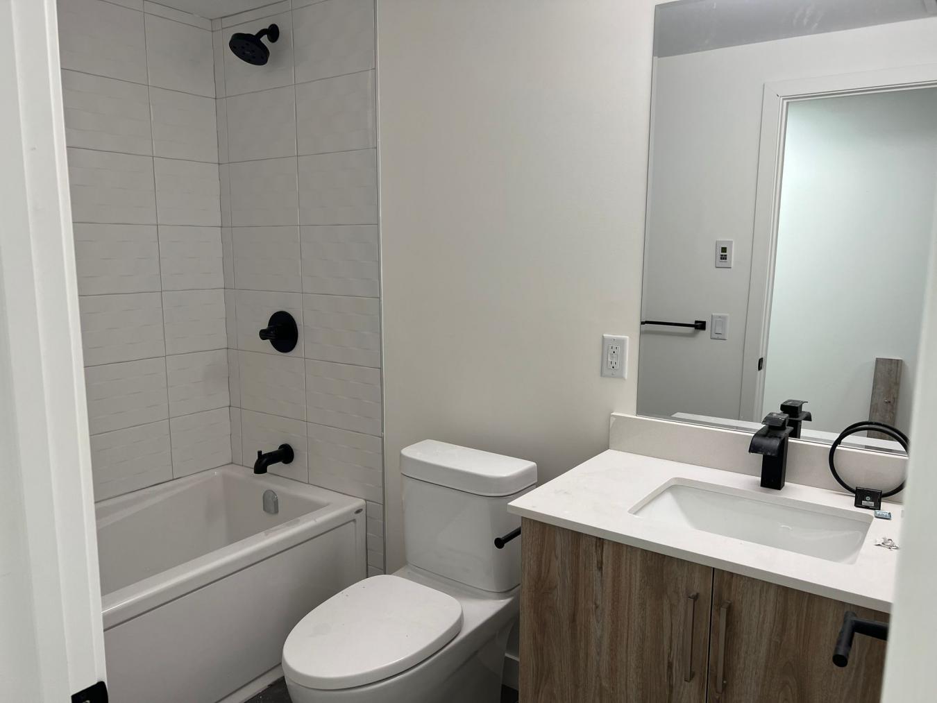 4 Champlain Avenue, Ottawa, ON, K1M 1E6, Canada, 18 Bedrooms Bedrooms, ,14 BathroomsBathrooms,Residential,For Sale,4 Champlain Avenue,1338720