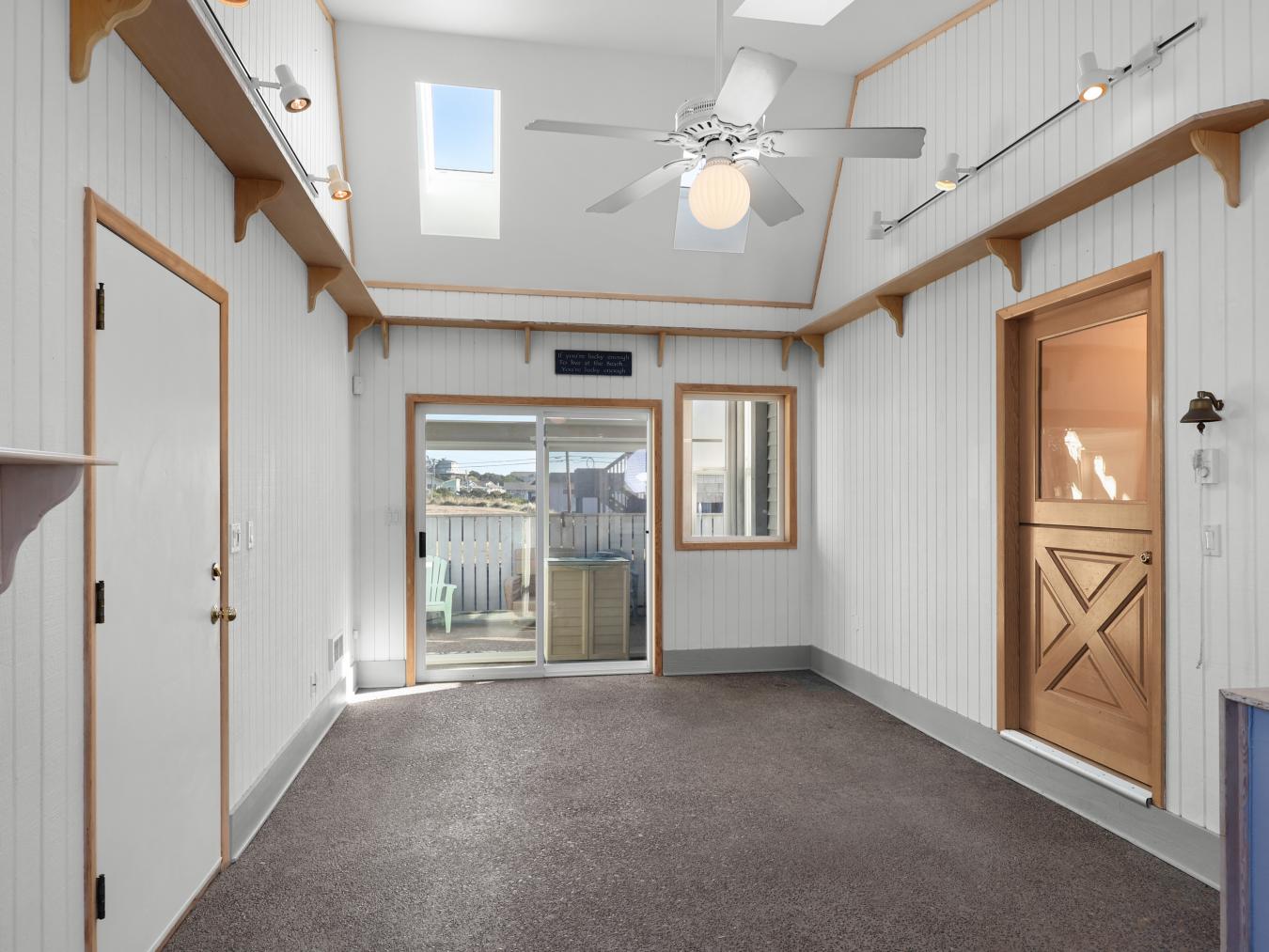 839 SW 2nd Street, Newport, Oregon, 97365, United States, 3 Bedrooms Bedrooms, ,4 BathroomsBathrooms,Residential,For Sale,839 SW 2nd Street,1339411