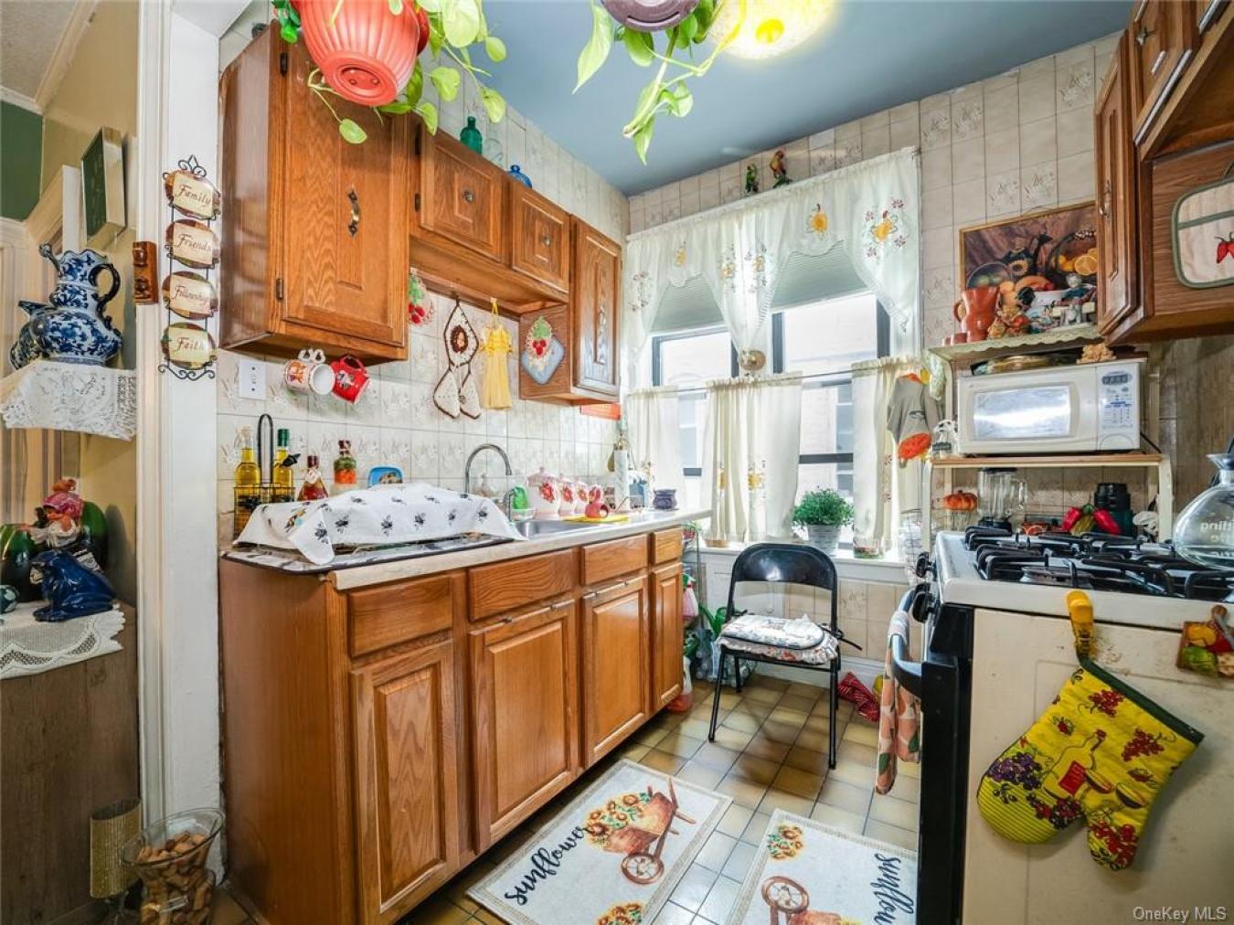 360 62nd Street, Sunset Park, New York, 11220, United States, 11 Bedrooms Bedrooms, ,4 BathroomsBathrooms,Residential,For Sale,360 62nd Street,1339408