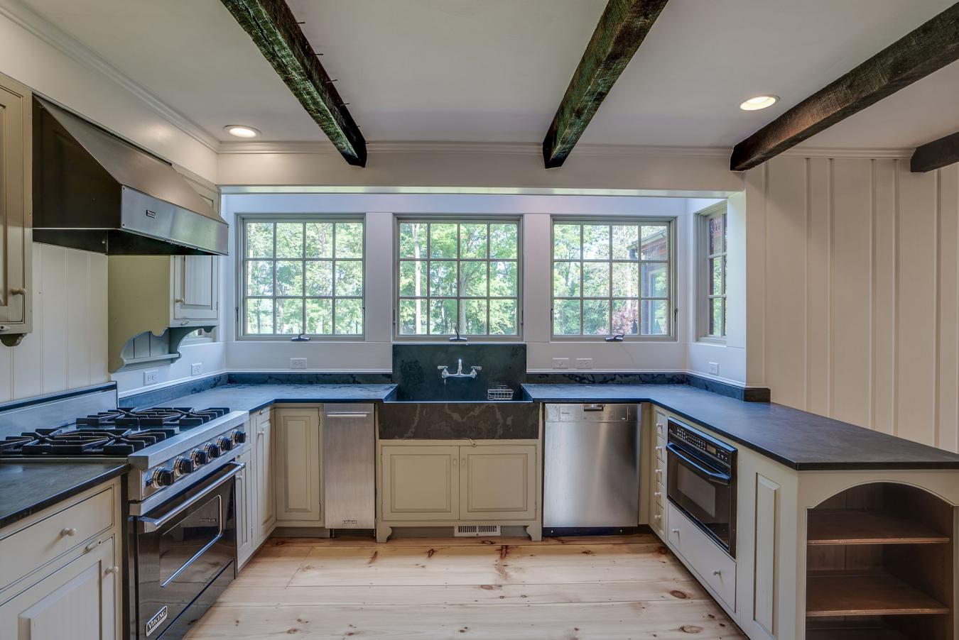 9 Arrowhead Lane, Groveland, MA, 01834, United States, 4 Bedrooms Bedrooms, ,3 BathroomsBathrooms,Residential,For Sale,9 Arrowhead Lane,1339405