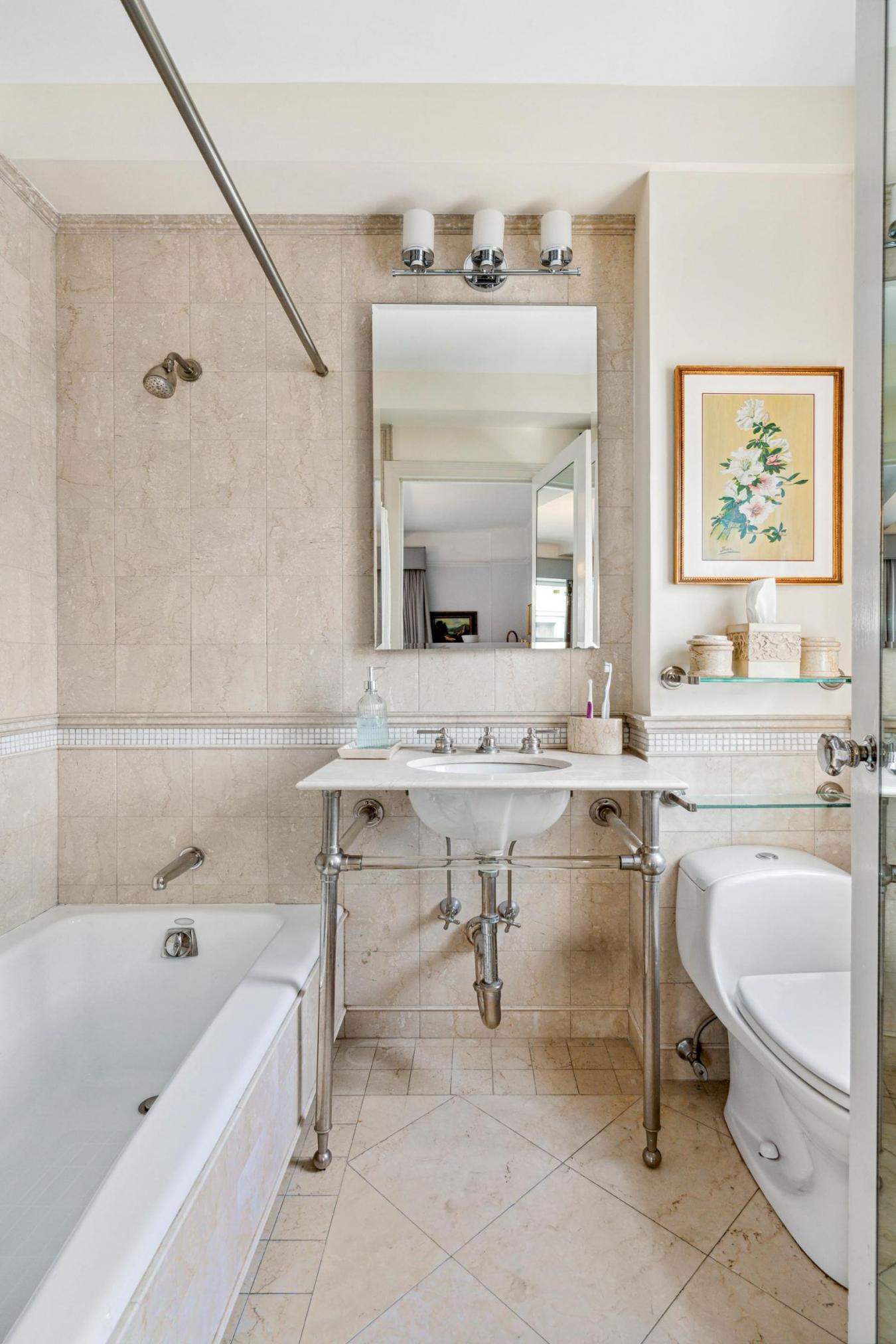 515 W End Avenue, New York, New York, 10024, United States, 3 Bedrooms Bedrooms, ,2 BathroomsBathrooms,Residential,For Sale,515 W End Avenue,1341621