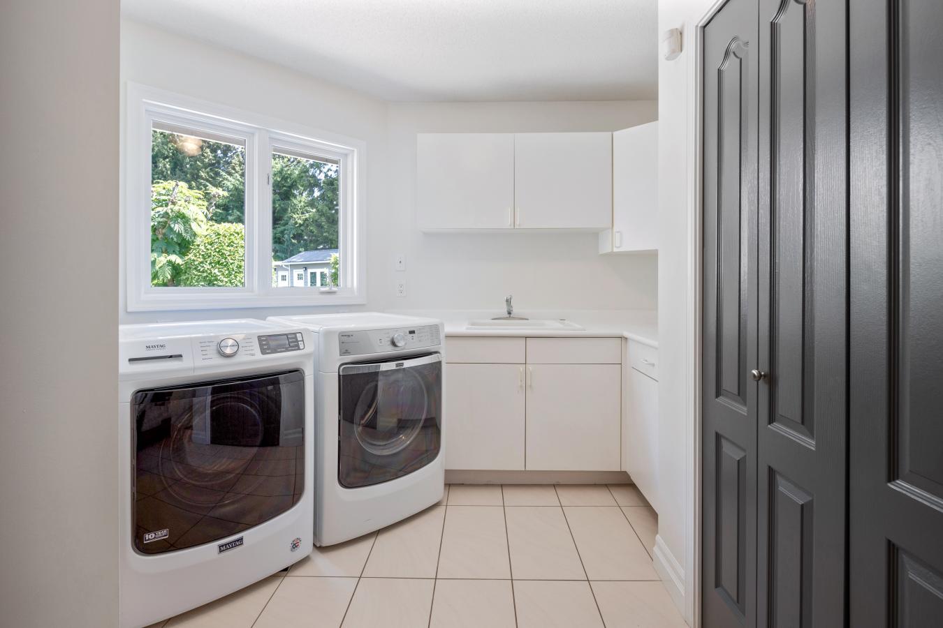 5850 Sperling Avenue, Burnaby, BC, V5E 2T7, Canada, 6 Bedrooms Bedrooms, ,4 BathroomsBathrooms,Residential,For Sale,5850 Sperling Avenue,1341617