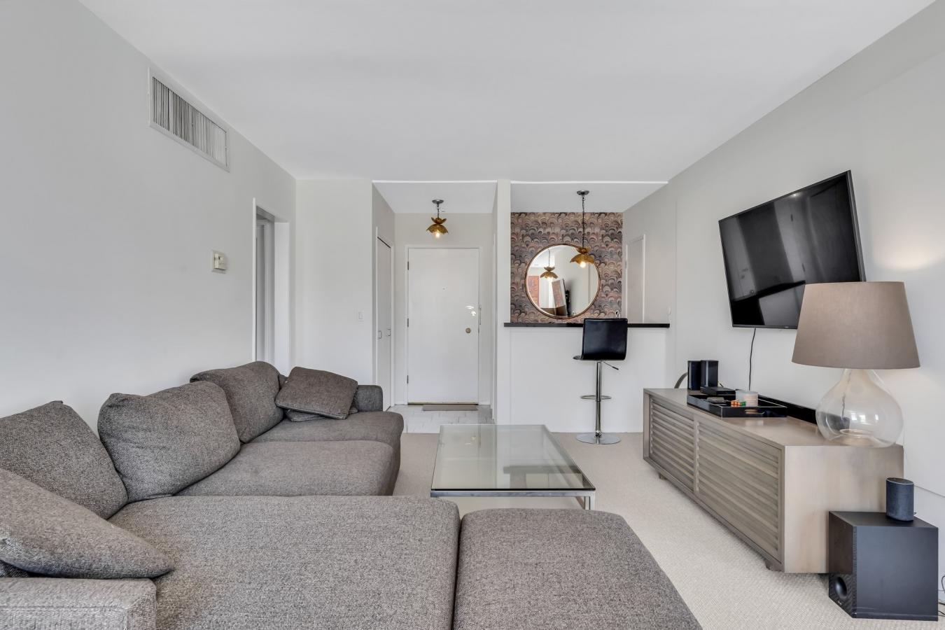 927 N KINGS ROAD UNIT, WEST HOLLYWOOD, California, 90069, United States, 1 Bedroom Bedrooms, ,1 BathroomBathrooms,Residential,For Sale,927 N KINGS ROAD UNIT,1341611