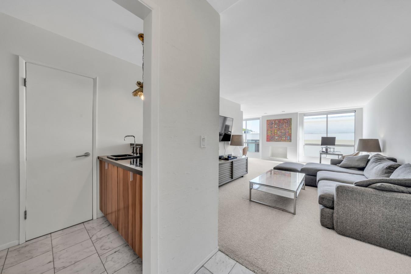 927 N KINGS ROAD UNIT, WEST HOLLYWOOD, California, 90069, United States, 1 Bedroom Bedrooms, ,1 BathroomBathrooms,Residential,For Sale,927 N KINGS ROAD UNIT,1341611