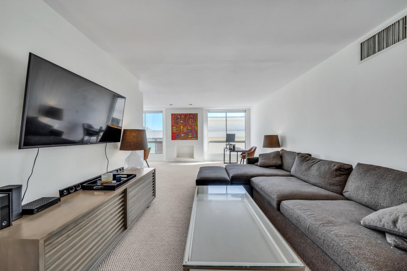 927 N KINGS ROAD UNIT, WEST HOLLYWOOD, California, 90069, United States, 1 Bedroom Bedrooms, ,1 BathroomBathrooms,Residential,For Sale,927 N KINGS ROAD UNIT,1341611