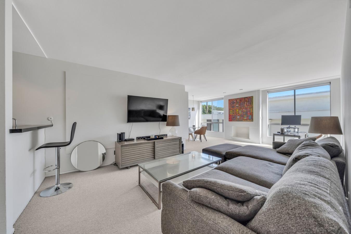 927 N KINGS ROAD UNIT, WEST HOLLYWOOD, California, 90069, United States, 1 Bedroom Bedrooms, ,1 BathroomBathrooms,Residential,For Sale,927 N KINGS ROAD UNIT,1341611