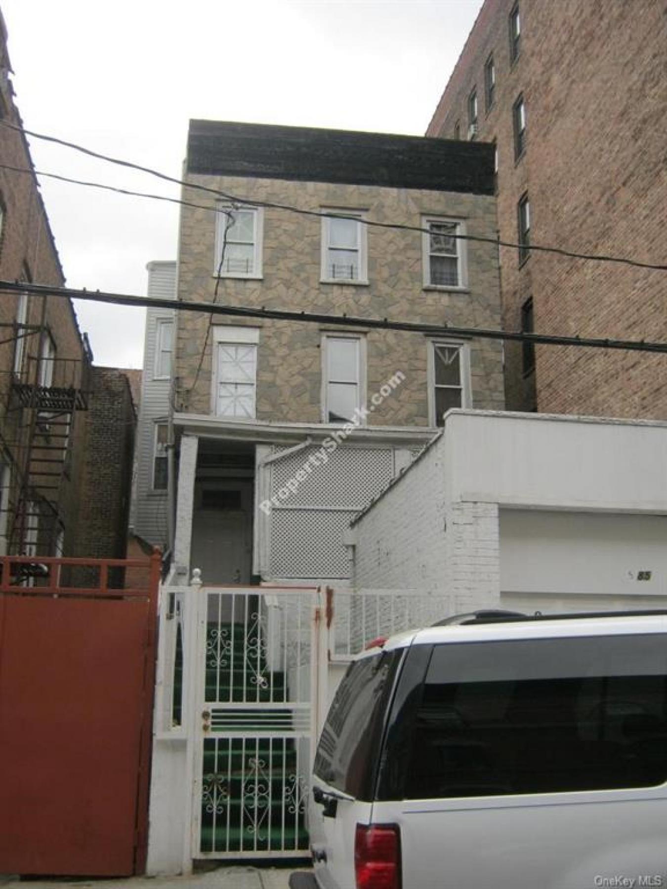 585 E 167th Street, Bronx, NY, 10456, United States, 8 Bedrooms Bedrooms, ,3 BathroomsBathrooms,Residential,For Sale,585 E 167th Street,1348068