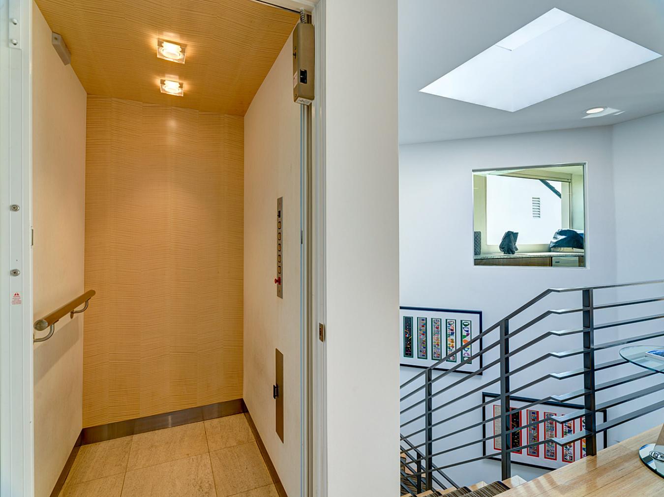 118 Voyage Mall, Marina Del Rey, CA, 90292, United States, 4 Bedrooms Bedrooms, ,5 BathroomsBathrooms,Residential,For Sale,118 Voyage Mall,1363270