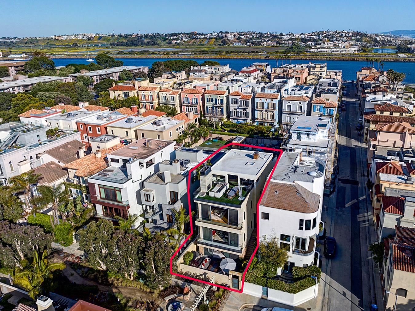 118 Voyage Mall, Marina Del Rey, CA, 90292, United States, 4 Bedrooms Bedrooms, ,5 BathroomsBathrooms,Residential,For Sale,118 Voyage Mall,1363270