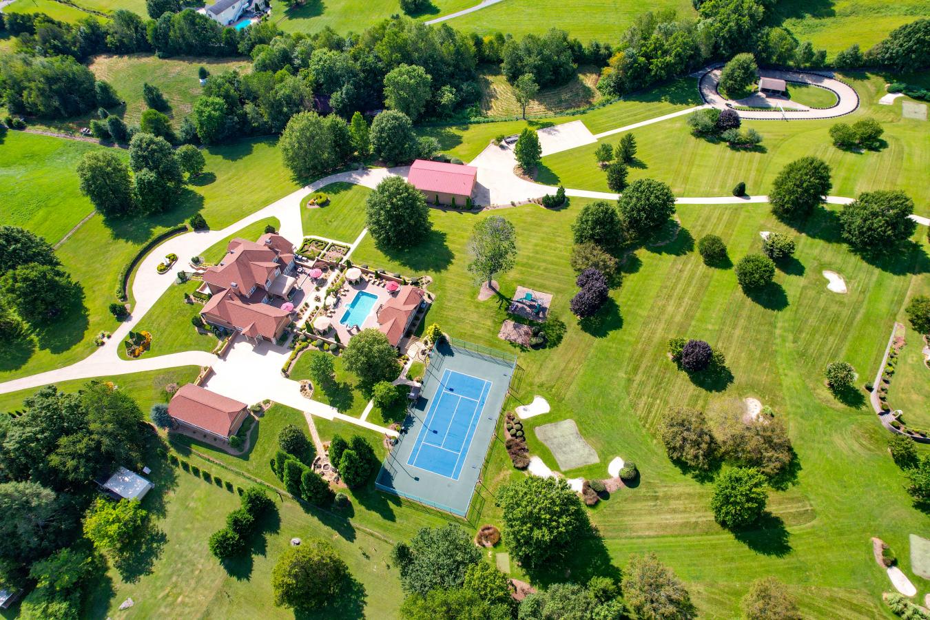 124 Cross Community Road, Bristol, TN, 37620-3526, United States, 6 Bedrooms Bedrooms, ,7 BathroomsBathrooms,Residential,For Sale,124 Cross Community Road,1363266