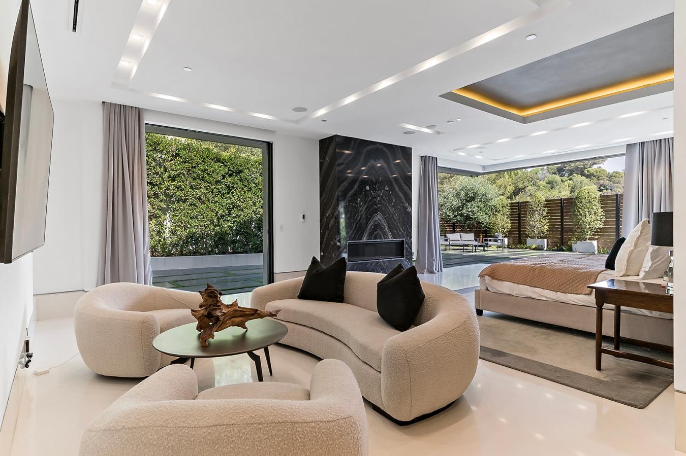 17335 Tramonto Drive, Pacific Palisades, CA, 90272, United States, 5 Bedrooms Bedrooms, ,6 BathroomsBathrooms,Residential,For Sale,17335 Tramonto Drive,1364111