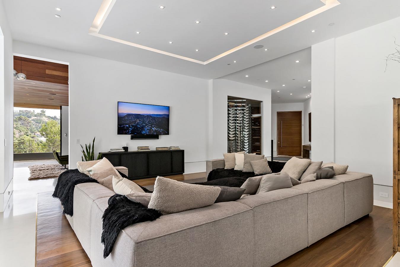 17335 Tramonto Drive, Pacific Palisades, CA, 90272, United States, 5 Bedrooms Bedrooms, ,6 BathroomsBathrooms,Residential,For Sale,17335 Tramonto Drive,1364111