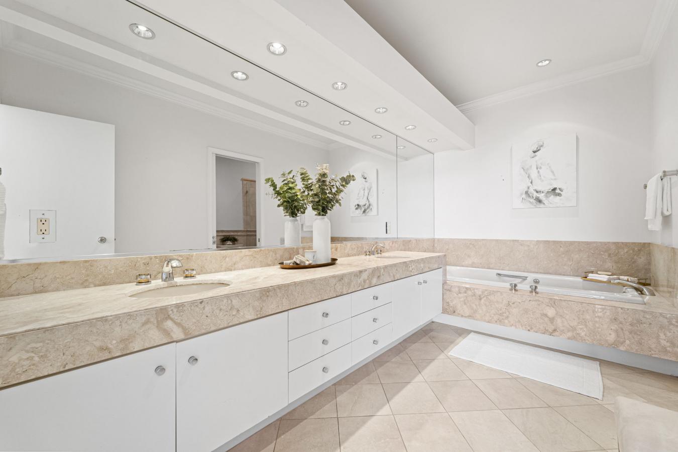 700 Front Street, San Diego, California, 92101, United States, 2 Bedrooms Bedrooms, ,2 BathroomsBathrooms,Residential,For Sale,700 Front Street,1372783