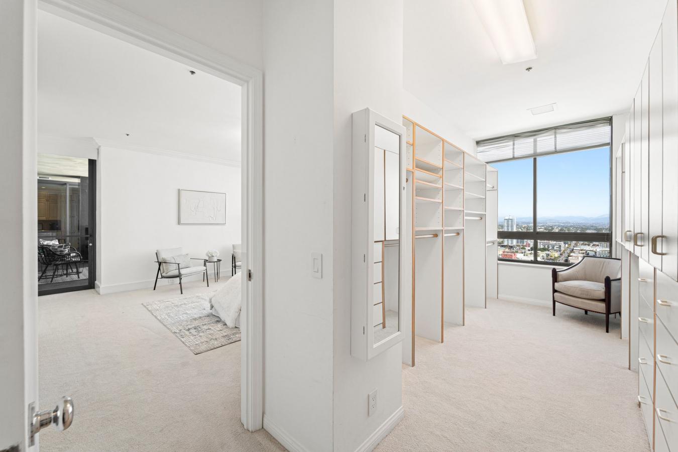 700 Front Street, San Diego, California, 92101, United States, 2 Bedrooms Bedrooms, ,2 BathroomsBathrooms,Residential,For Sale,700 Front Street,1372783