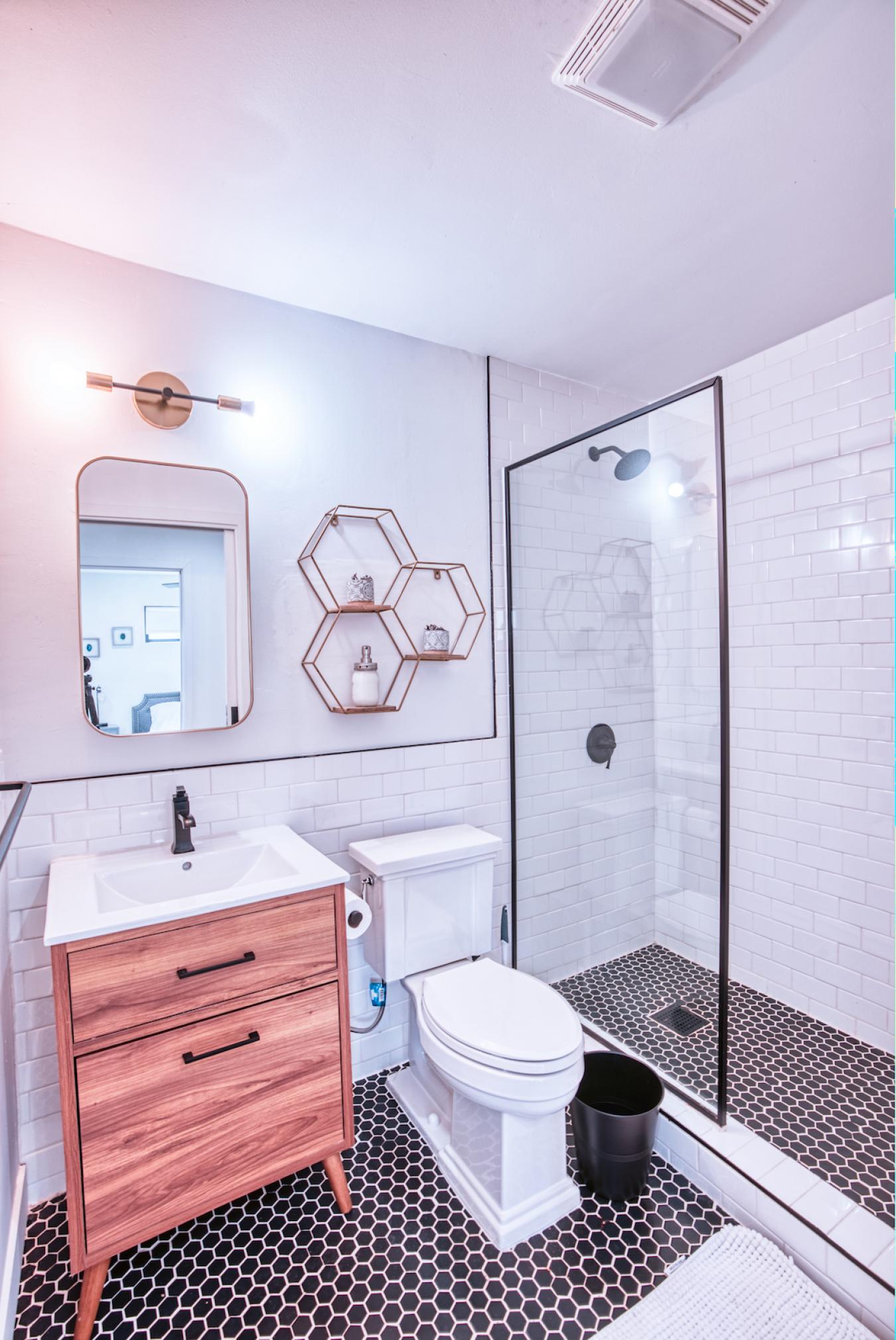 1097 S Plymouth Boulevard, Los Angeles, CA, 90019, United States, 4 Bedrooms Bedrooms, ,4 BathroomsBathrooms,Residential,For Sale,1097 S Plymouth Boulevard,1376481