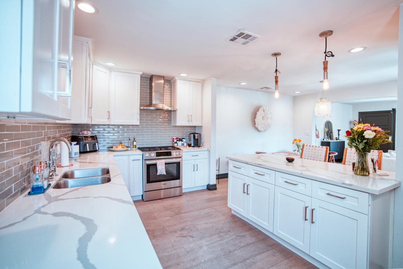 1097 S Plymouth Boulevard, Los Angeles, CA, 90019, United States, 4 Bedrooms Bedrooms, ,4 BathroomsBathrooms,Residential,For Sale,1097 S Plymouth Boulevard,1376481