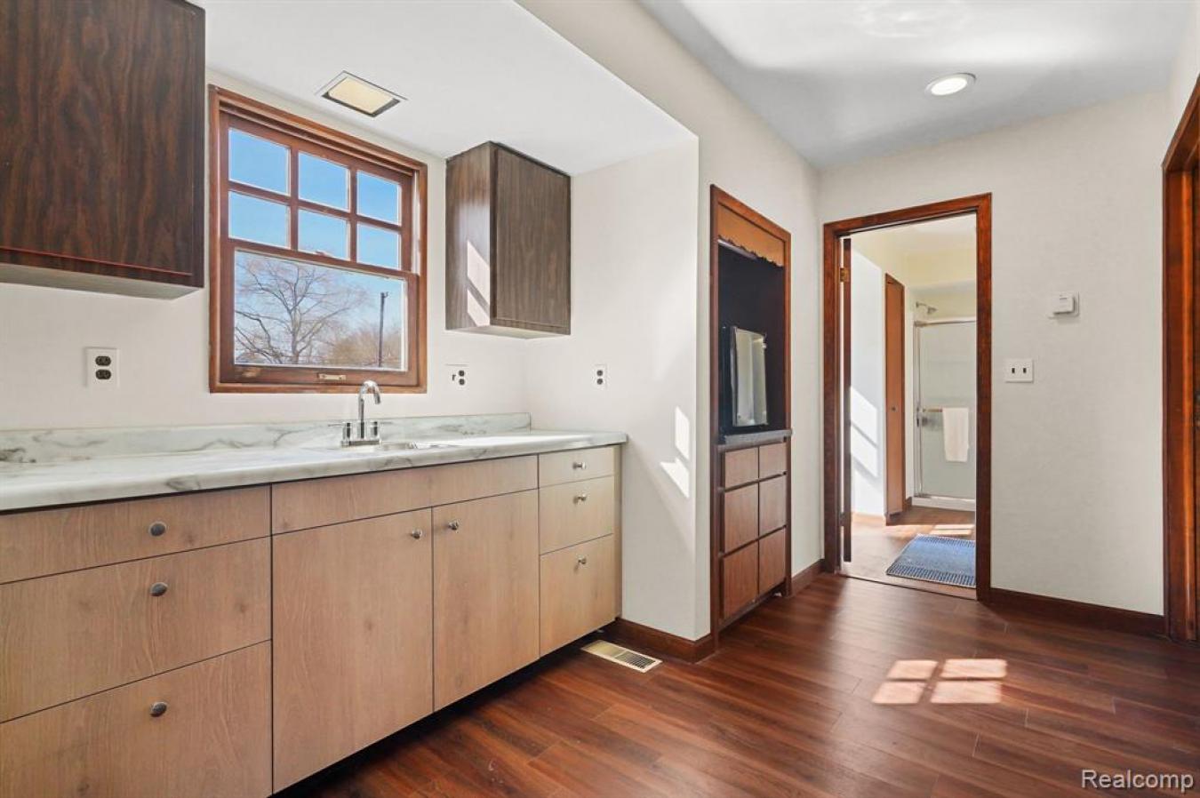 6890 Commerce Road, West Bloomfield Twp, MI, 48324, United States, 6 Bedrooms Bedrooms, ,4 BathroomsBathrooms,Residential,For Sale,6890 Commerce Road,1377207