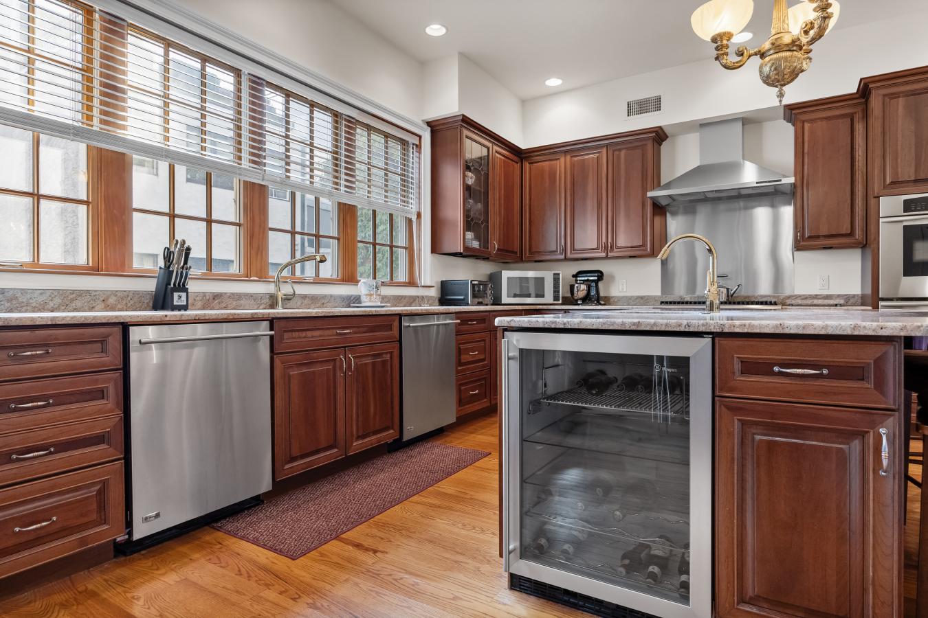 124 Bainbridge St, Philadelphia, PA, 19147, United States, 5 Bedrooms Bedrooms, ,3 BathroomsBathrooms,Residential,For Sale,124 Bainbridge St,1377201