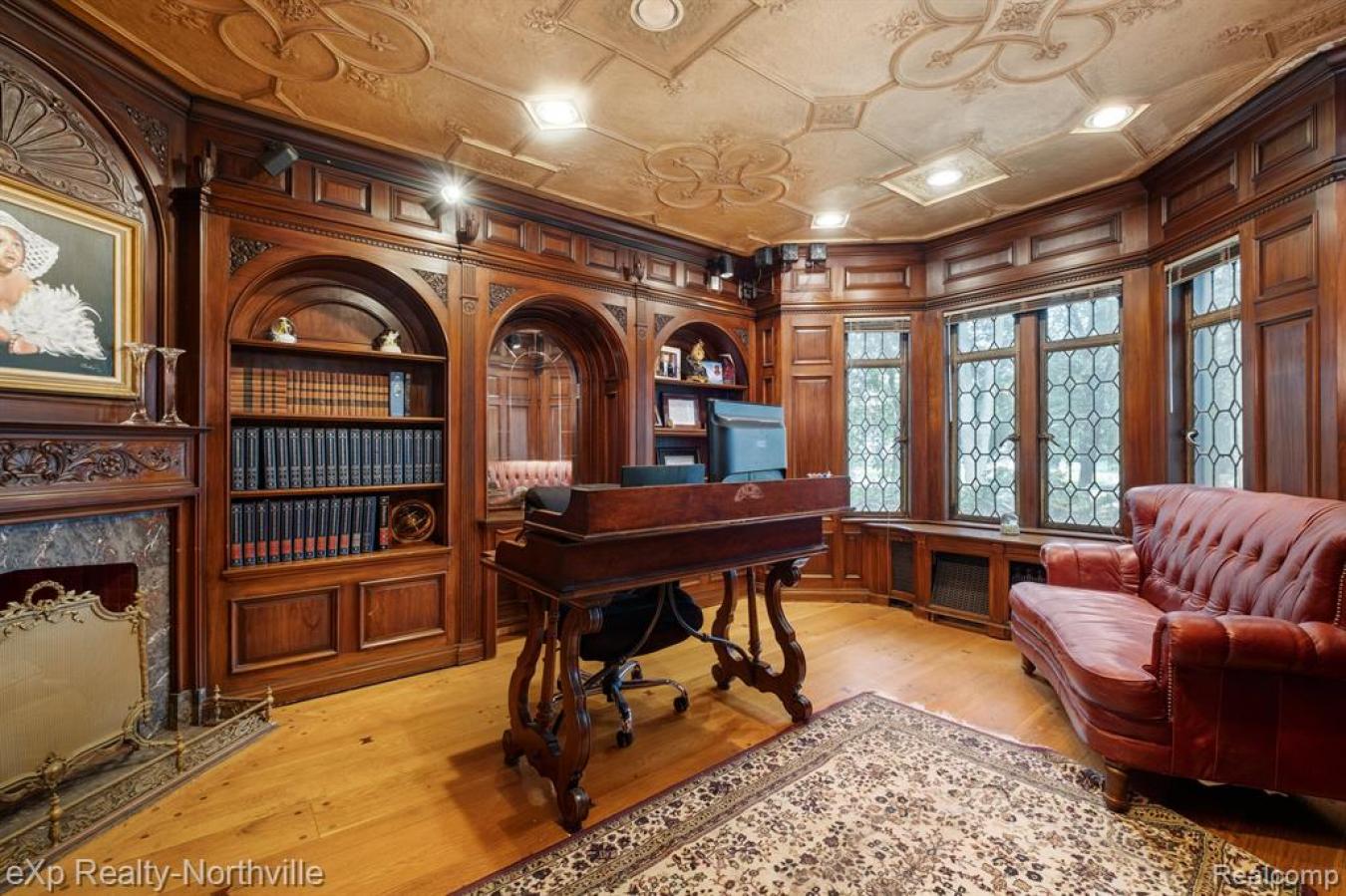 17325 Pontchartrain Boulevard, Detroit, Michigan, 48203, United States, 7 Bedrooms Bedrooms, ,4 BathroomsBathrooms,Residential,For Sale,17325 Pontchartrain Boulevard,1381183