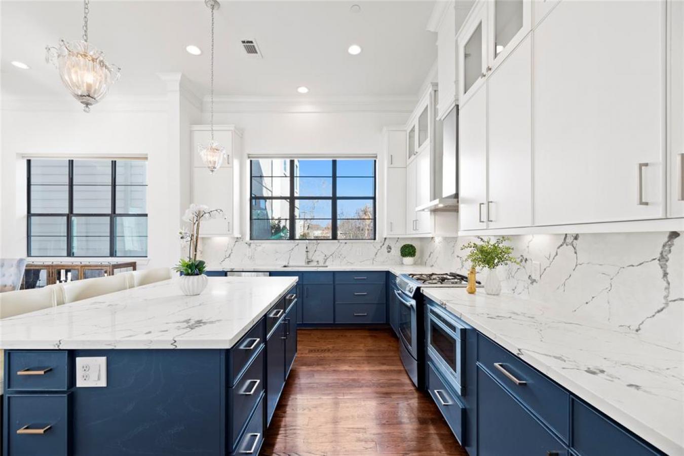 1324 Hyde Park Boulevard, Houston, TX, 77006, United States, 3 Bedrooms Bedrooms, ,3 BathroomsBathrooms,Residential,For Sale,1324 Hyde Park Boulevard,1386066
