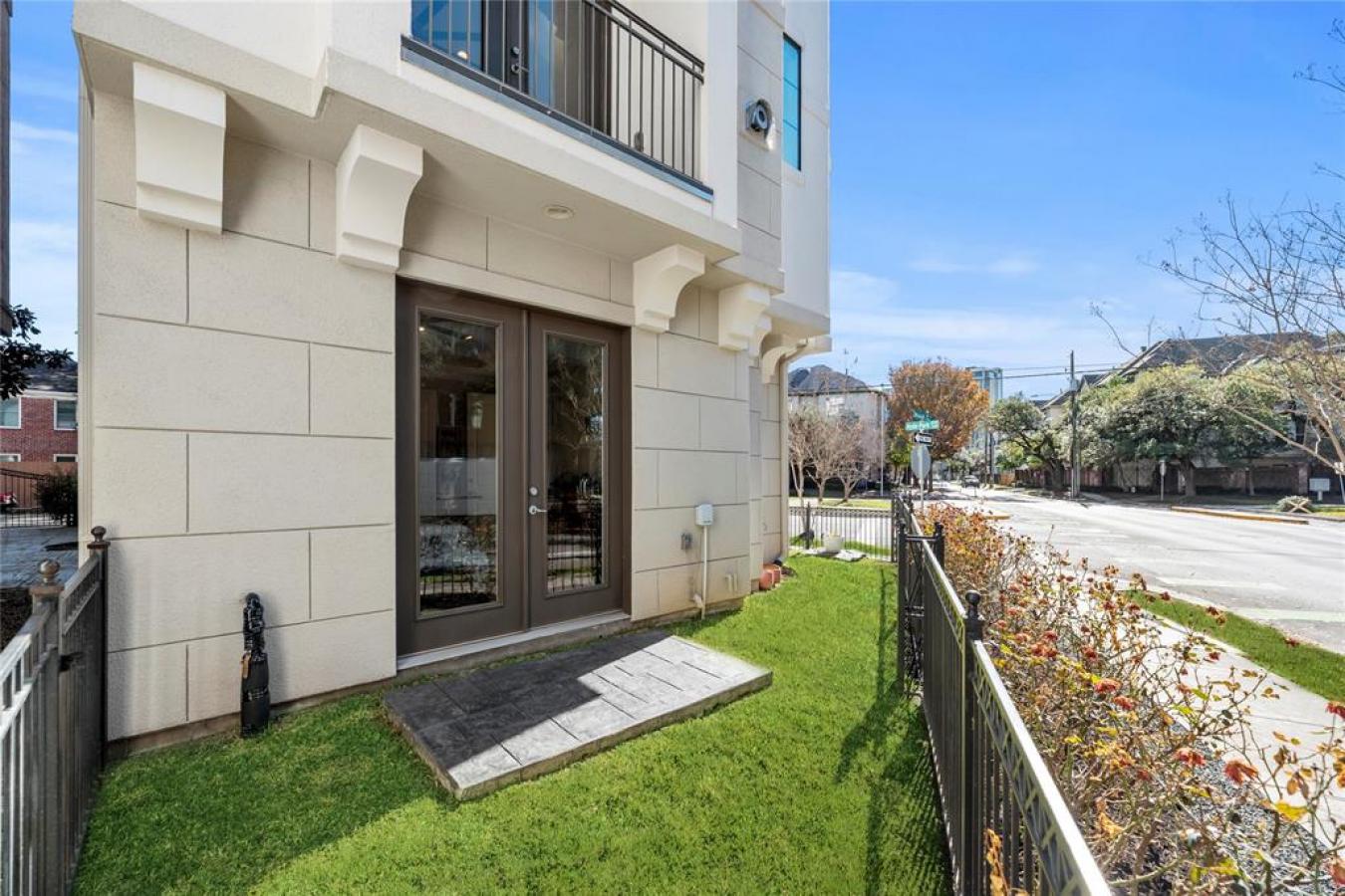1324 Hyde Park Boulevard, Houston, TX, 77006, United States, 3 Bedrooms Bedrooms, ,3 BathroomsBathrooms,Residential,For Sale,1324 Hyde Park Boulevard,1386066