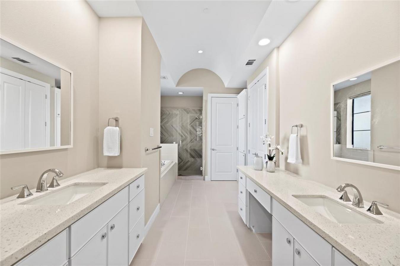 1324 Hyde Park Boulevard, Houston, TX, 77006, United States, 3 Bedrooms Bedrooms, ,3 BathroomsBathrooms,Residential,For Sale,1324 Hyde Park Boulevard,1386066