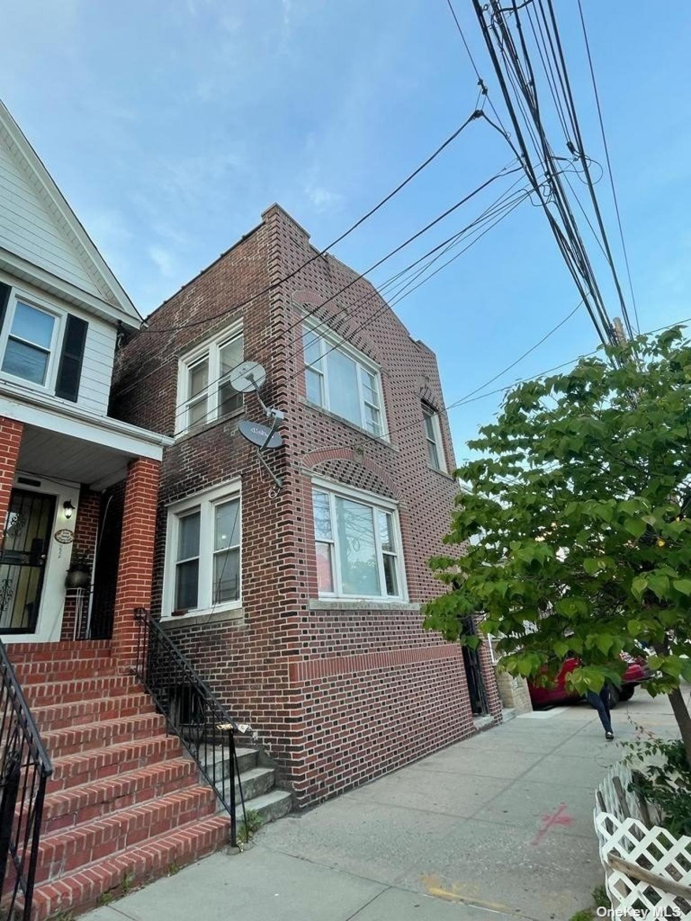 108-51 52nd Avenue, Flushing, New York, 11368, United States, 6 Bedrooms Bedrooms, ,2 BathroomsBathrooms,Residential,For Sale,108-51 52nd Avenue,1386316