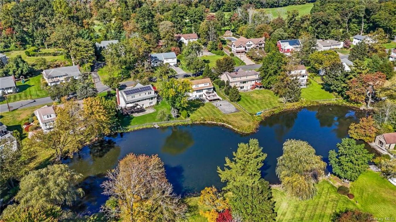 25 Homeside Lane, White Plains, New York, 10605, United States, 4 Bedrooms Bedrooms, ,3 BathroomsBathrooms,Residential,For Sale,25 Homeside Lane,1395554